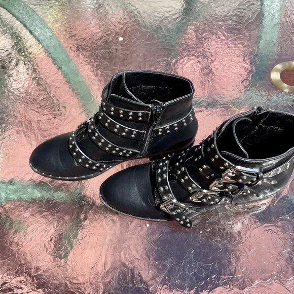 Le Château Black Ankle Boots - Picture 3 of 7